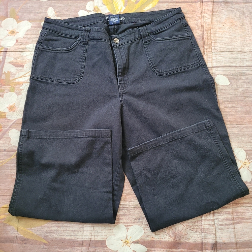 L.A. Blues black capri pants